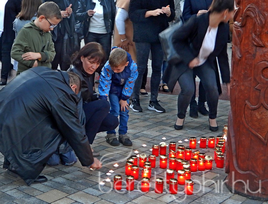 Gyertyagyújtás az aradi vértanúk emlékére 25